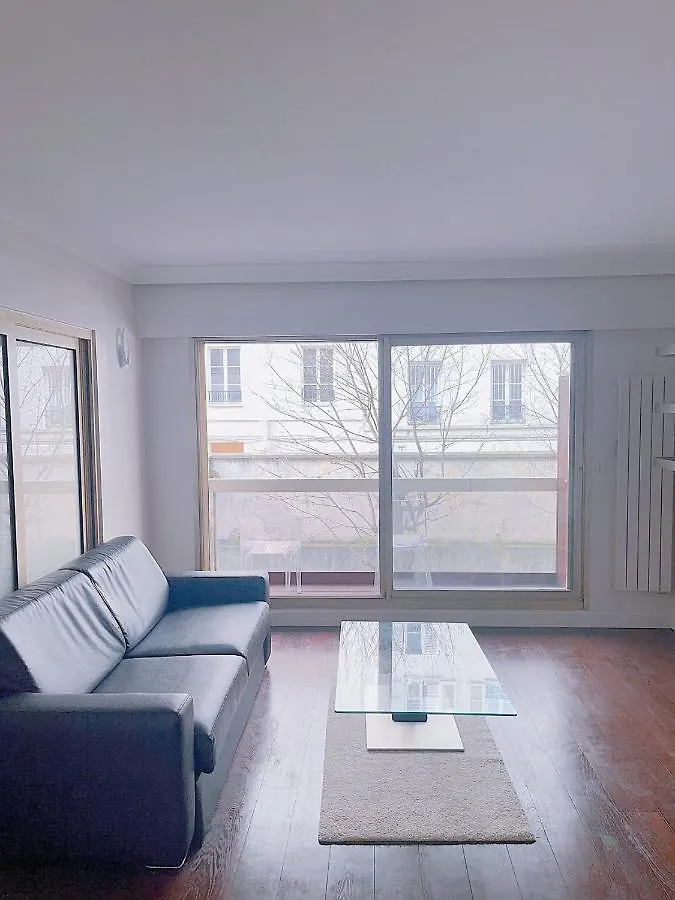 Belle Chambre Champs-Elysee Paris Apartment